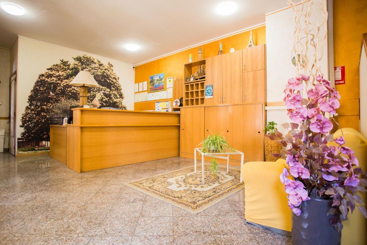 Hotel Il Castagno Orciano di Pesaro Exterior foto