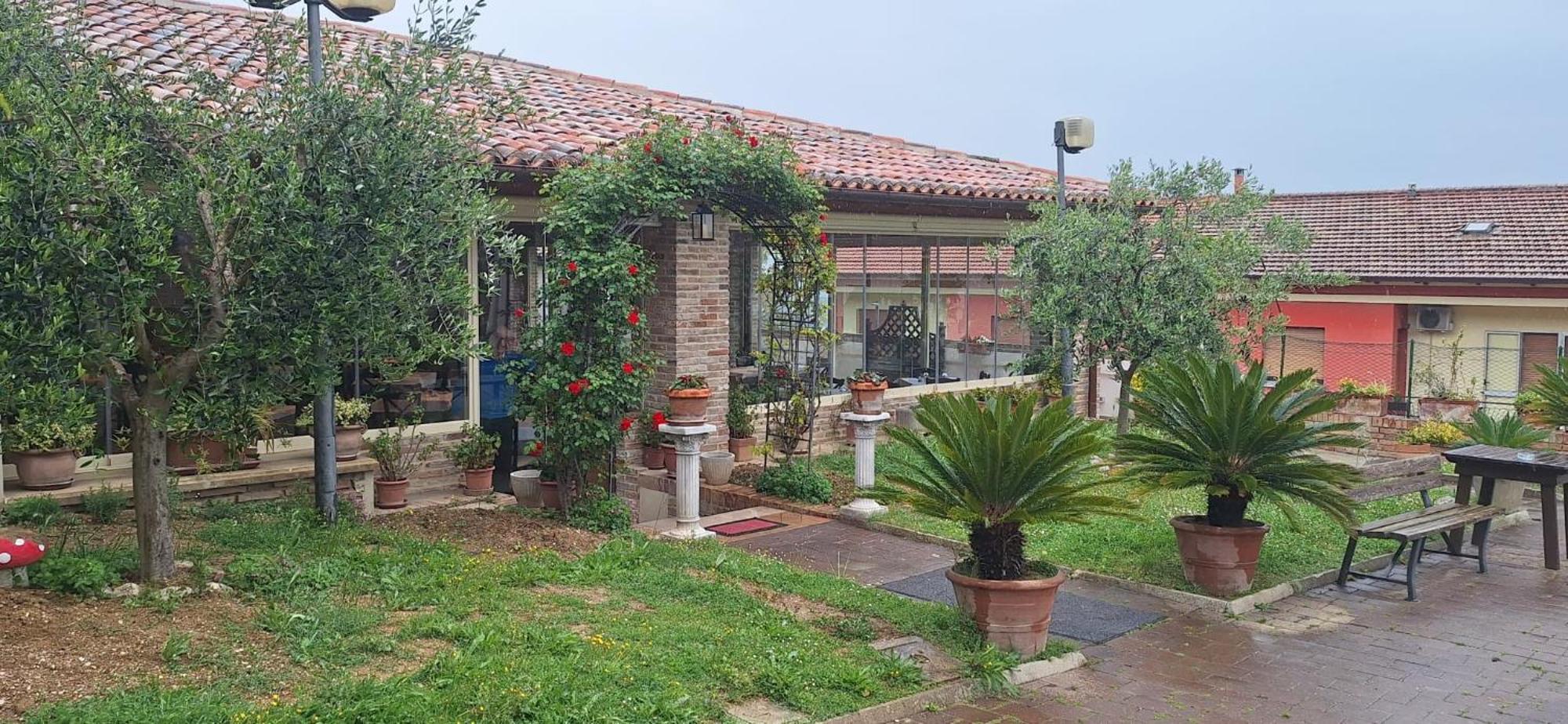 Hotel Il Castagno Orciano di Pesaro Exterior foto